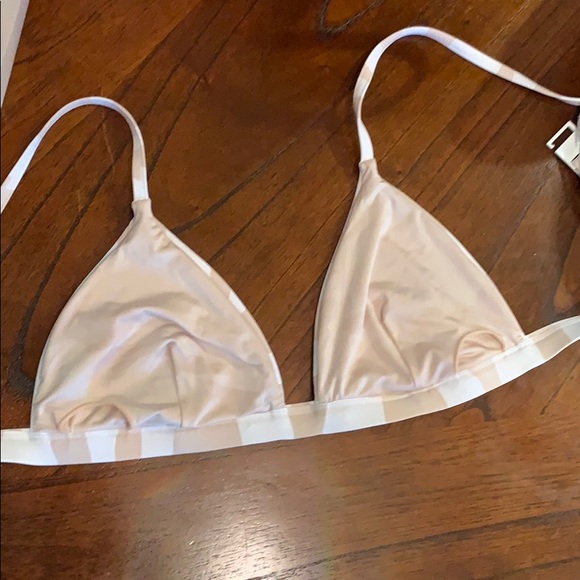 Too small - Picture 2 of 4